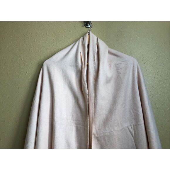 Made In Italy Women’s Pink Scarf 27”x74” - Picture 4 of 8